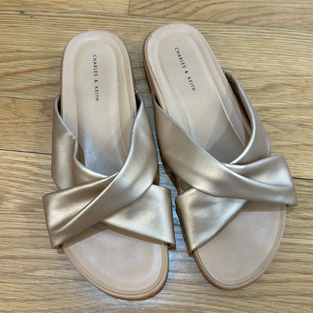 Charles & Keith rose gold leather pool slides - size 40